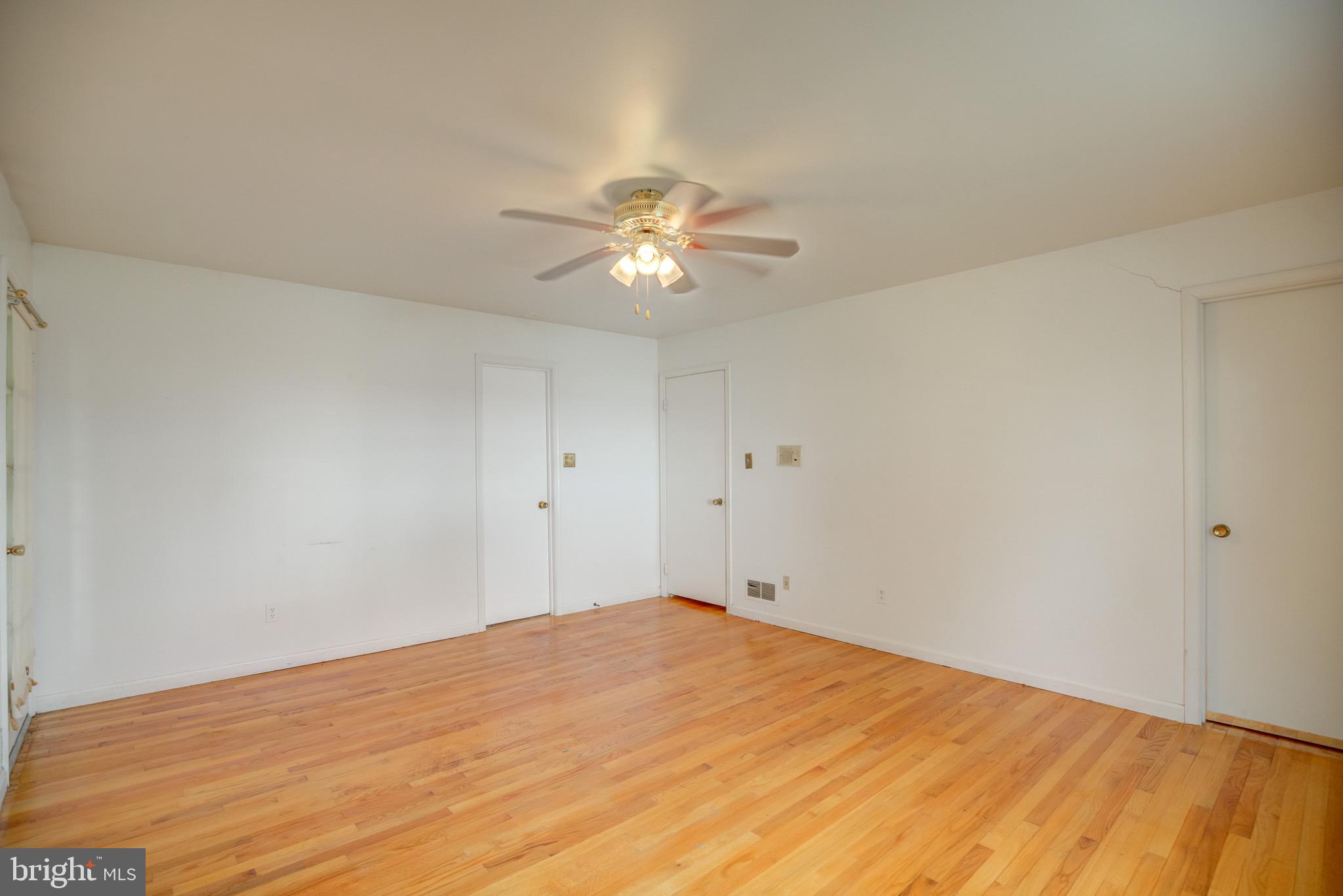 11809 Stuart Mill Road Oakton, VA 22124 - Photo 34 of 76 Primary Bedroom