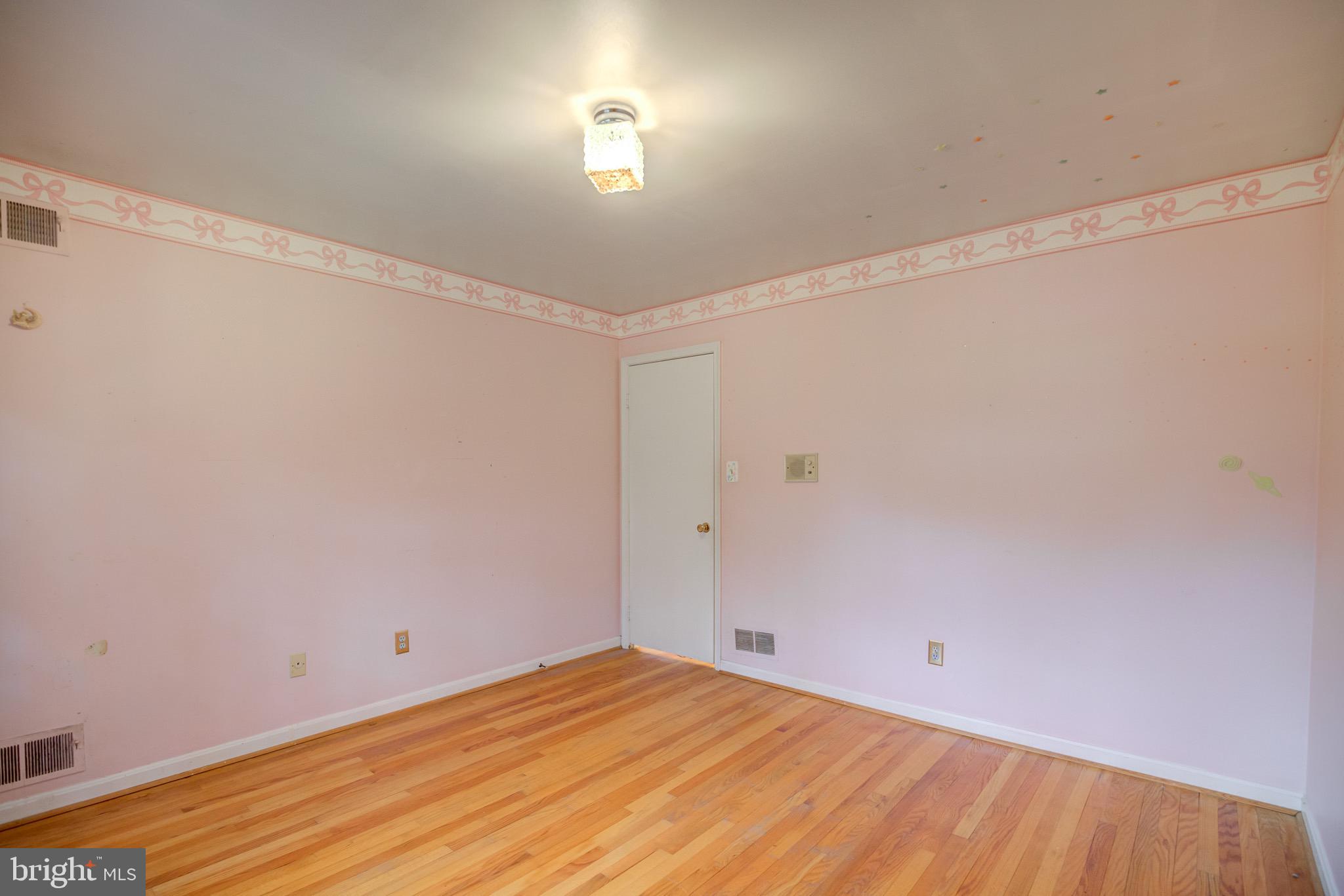 11809 Stuart Mill Road Oakton, VA 22124 - Photo 41 of 76 Bedroom 3