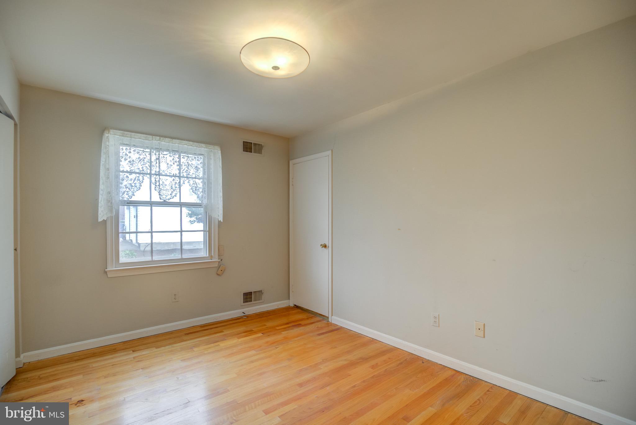 11809 Stuart Mill Road Oakton, VA 22124 - Photo 45 of 76 Bedroom 5