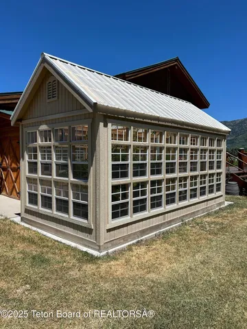 $1,790,000 | 26 Yosemite Drive, Freedom, WY 83120