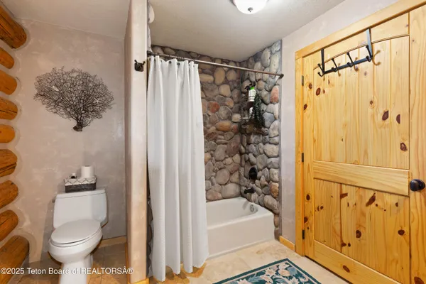$1,790,000 | 26 Yosemite Drive, Freedom, WY 83120