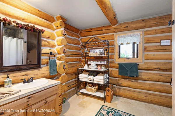 $1,790,000 | 26 Yosemite Drive, Freedom, WY 83120