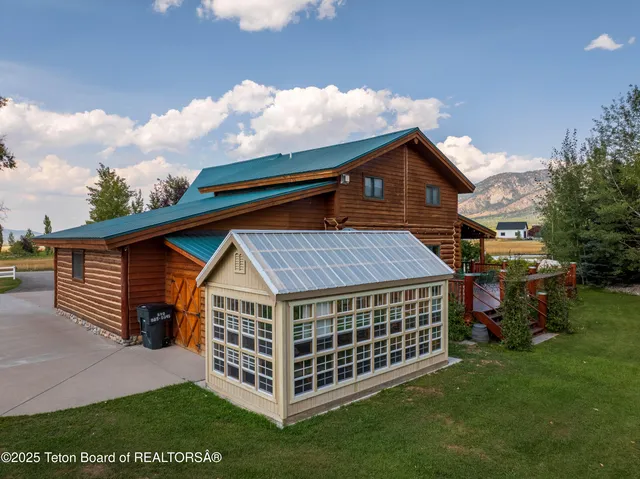 $1,790,000 | 26 Yosemite Drive, Freedom, WY 83120