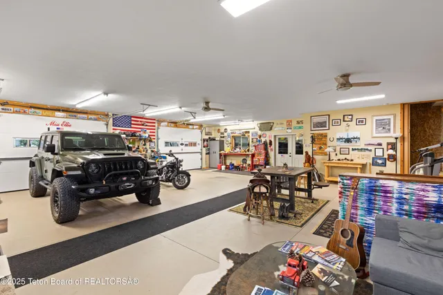 $1,790,000 | 26 Yosemite Drive, Freedom, WY 83120