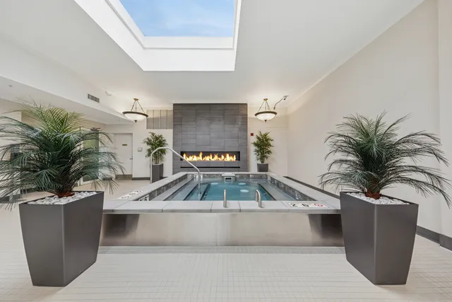 $425,000 | 57 East Delaware Place, Unit 2503, Chicago, IL 60611