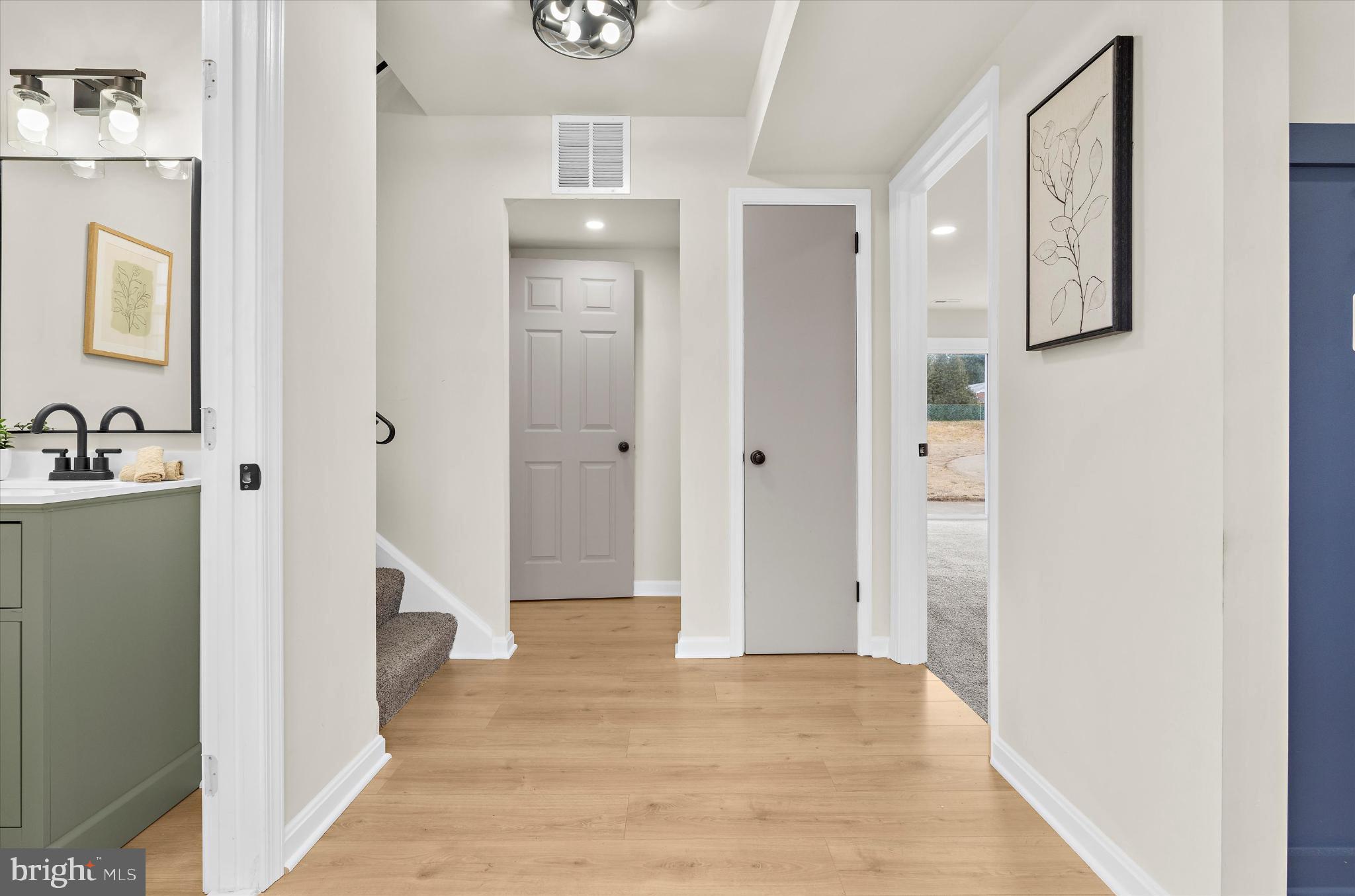 1125 Dorsey Road Hanover, MD 21076 - Photo 10 of 32 Inviting entryway with modern touches.