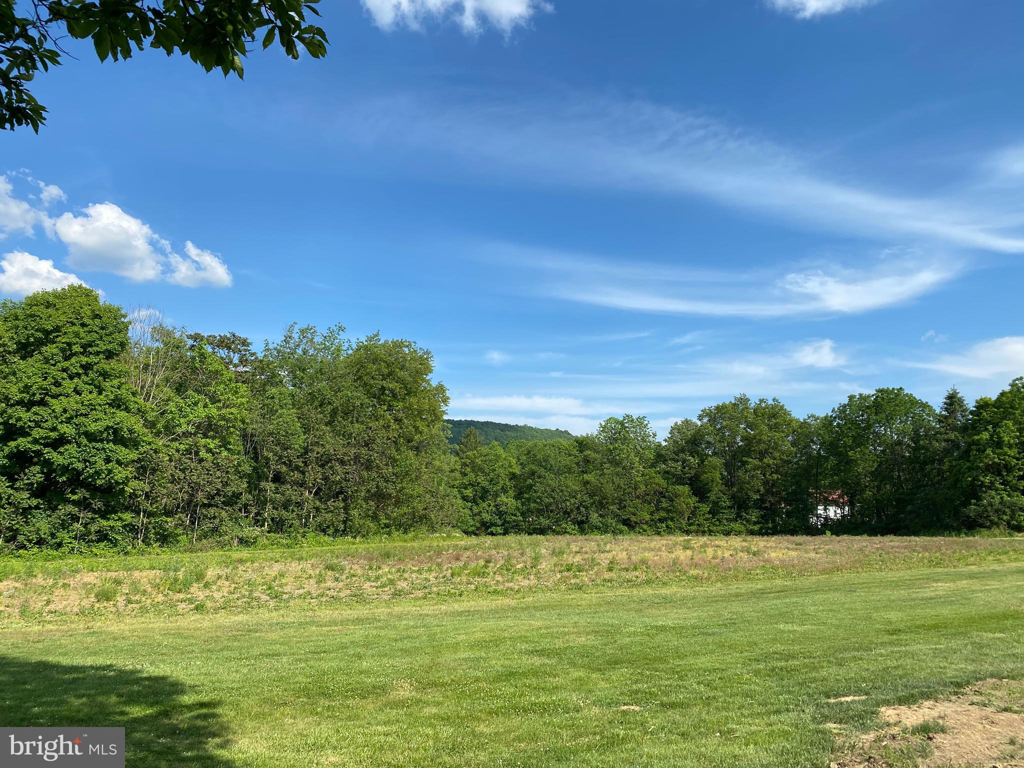 Turkeyfoot Road, Confluence, PA 15424 Compass