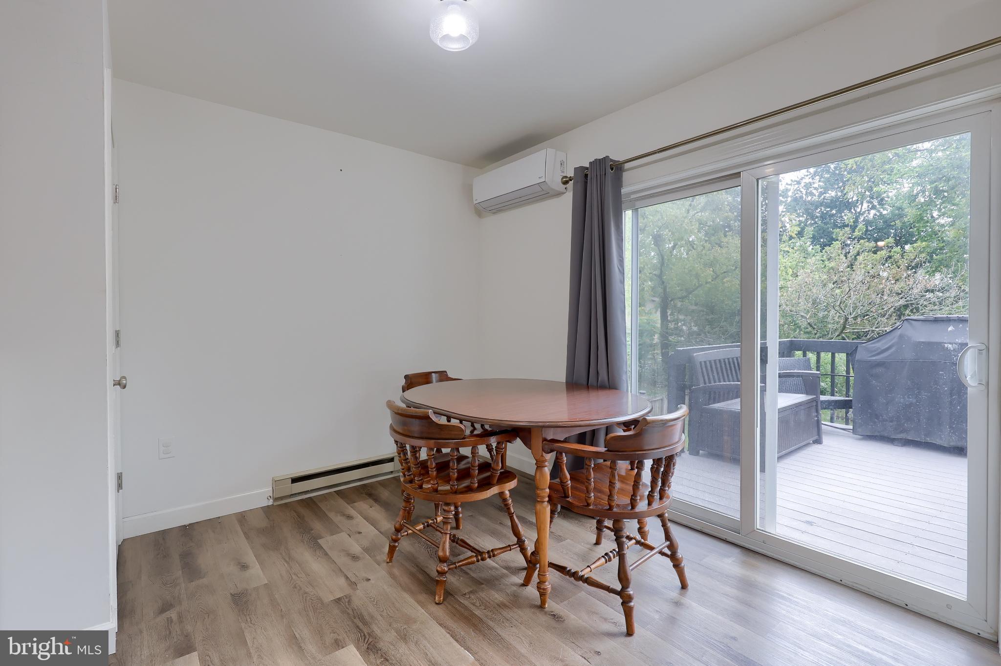425 Cardinal Road Lititz, PA 17543 - Photo 20 of 33 a view of a room with a table and chairs