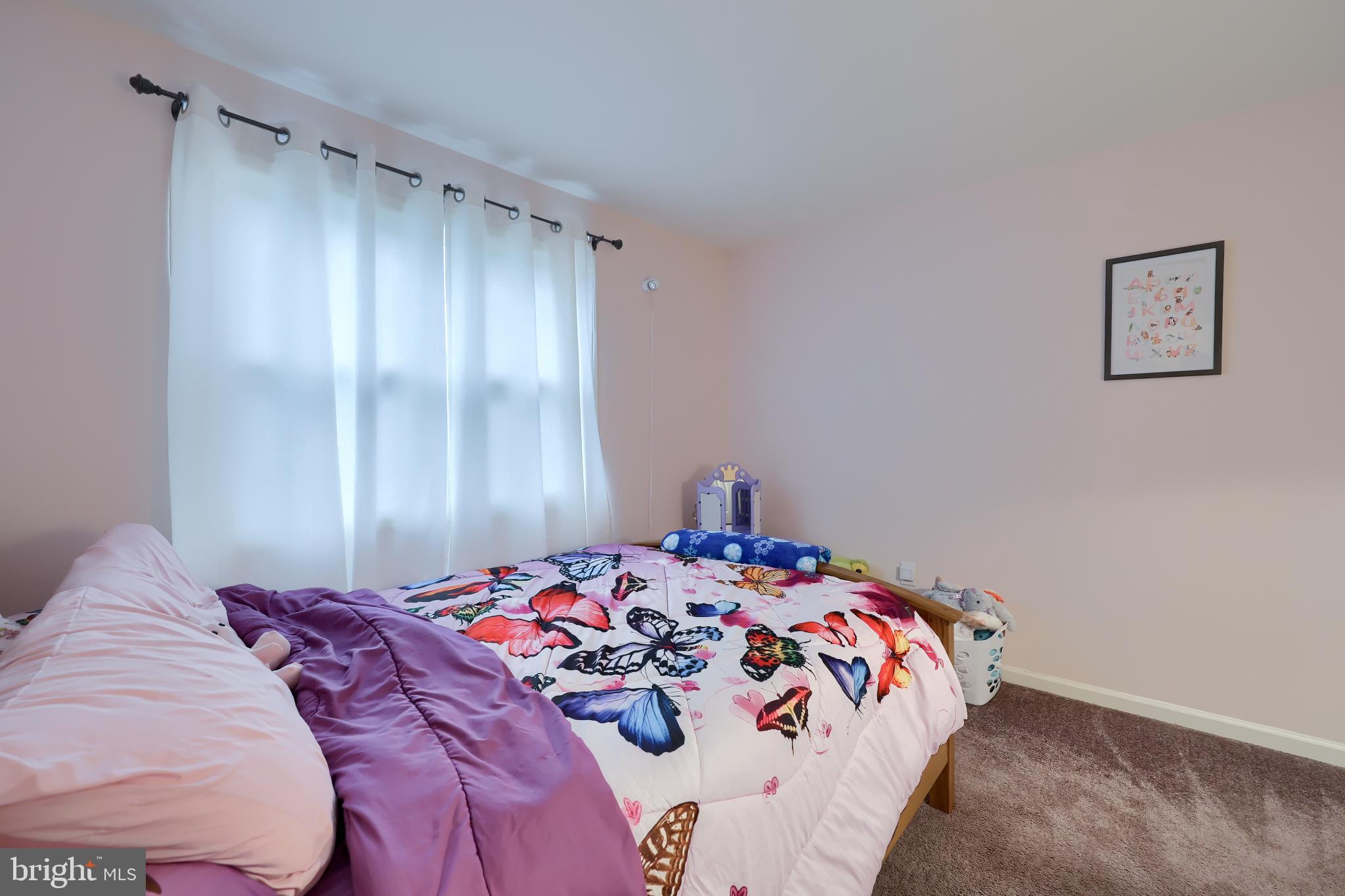 425 Cardinal Road Lititz, PA 17543 - Photo 24 of 33 a bedroom with a bed and a window