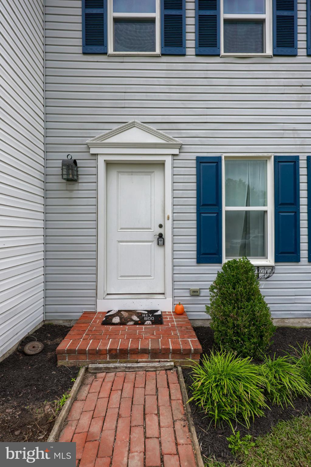425 Cardinal Road Lititz, PA 17543 - Photo 5 of 33 a front view of a house with a yard