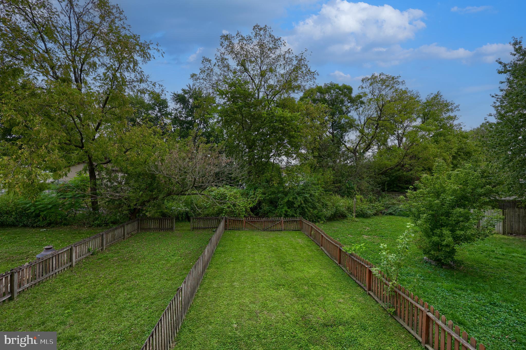 425 Cardinal Road Lititz, PA 17543 - Photo 9 of 33 a view of a backyard with green space