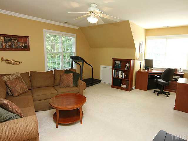 4604 Juneberry Place Raleigh, NC 27613 - Photo 9 of 12 Photo 9