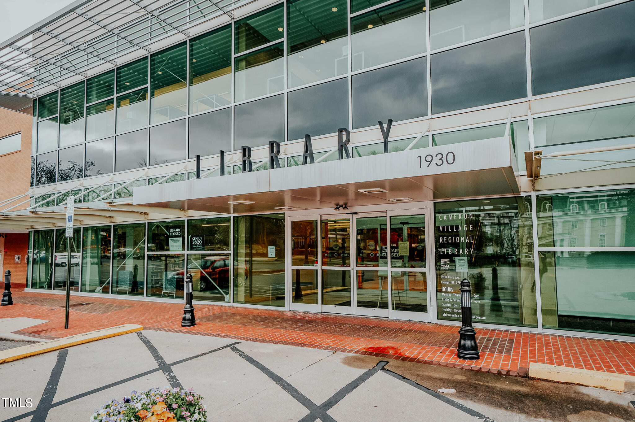 1406 Lyon Street, Unit 102 Raleigh, NC 27608 - Photo 50 of 57 a view of a building with a porch