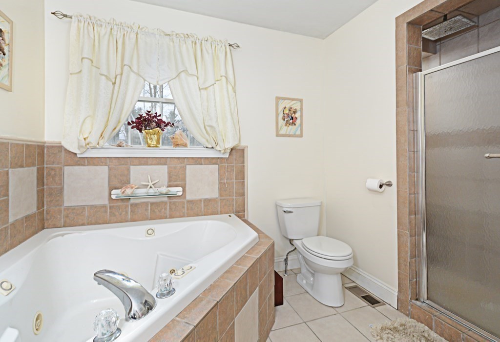 35 H Putnam Road Charlton, MA 01507 - Photo 13 of 26 Gallery Image 13