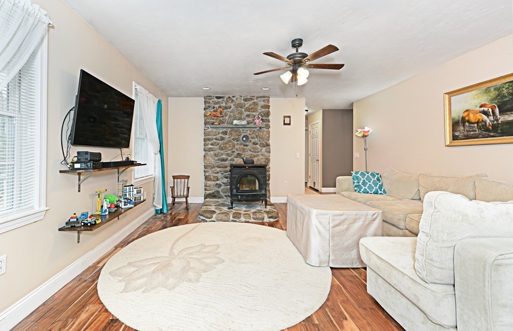 35 H Putnam Road Charlton, MA 01507 - Photo 2 of 26 Gallery Image 2