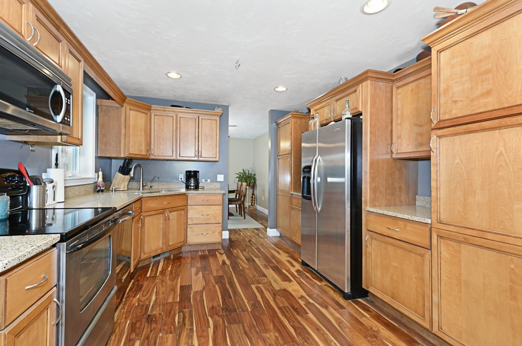 35 H Putnam Road Charlton, MA 01507 - Photo 5 of 26 Gallery Image 5