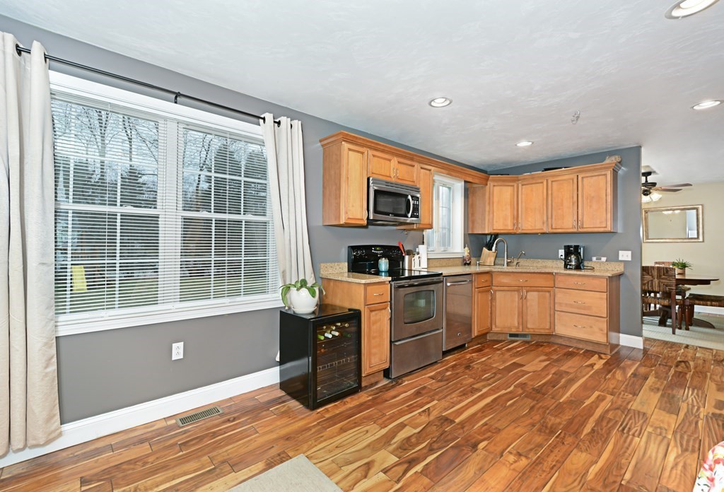 35 H Putnam Road Charlton, MA 01507 - Photo 8 of 26 Gallery Image 8