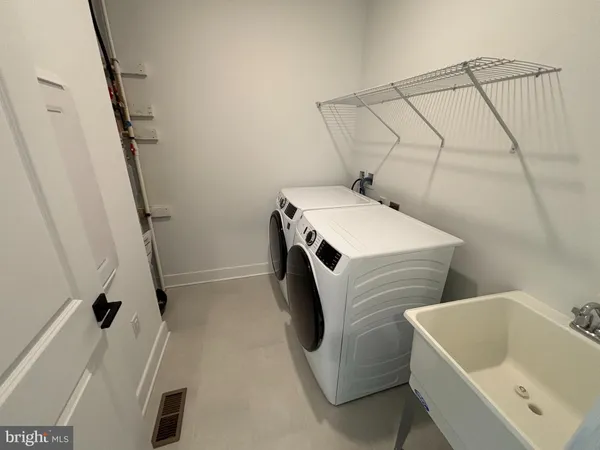 a view of walk in closet