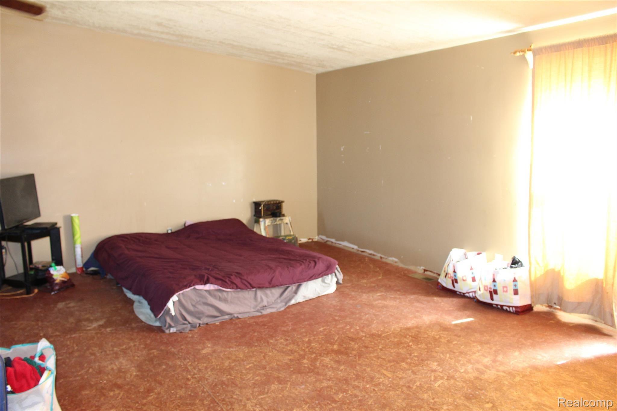 2695 East Jones Road Howell, MI 48855 - Photo 18 of 25 Mst Bedroom.JPG