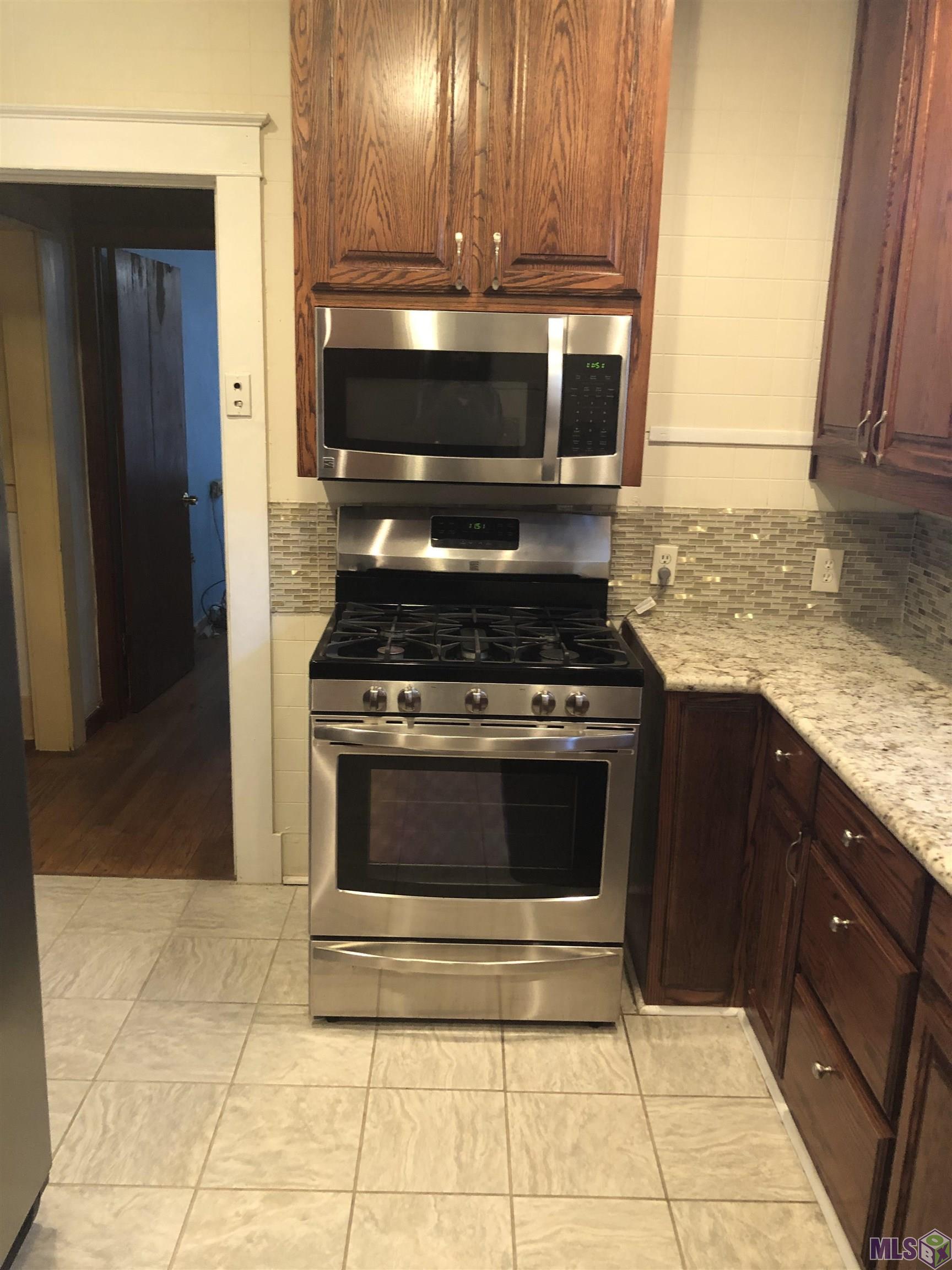 2930 Fairfields Avenue Baton Rouge, LA 70802 - Photo 2 of 5 Kitchen Pic 1