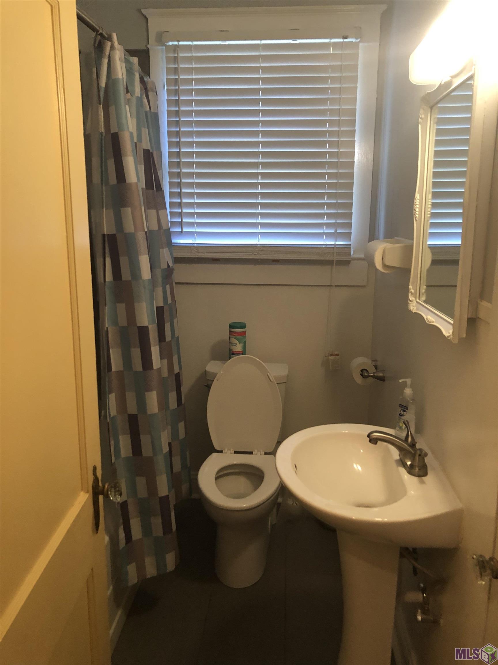 2930 Fairfields Avenue Baton Rouge, LA 70802 - Photo 5 of 5 Full Bath 2