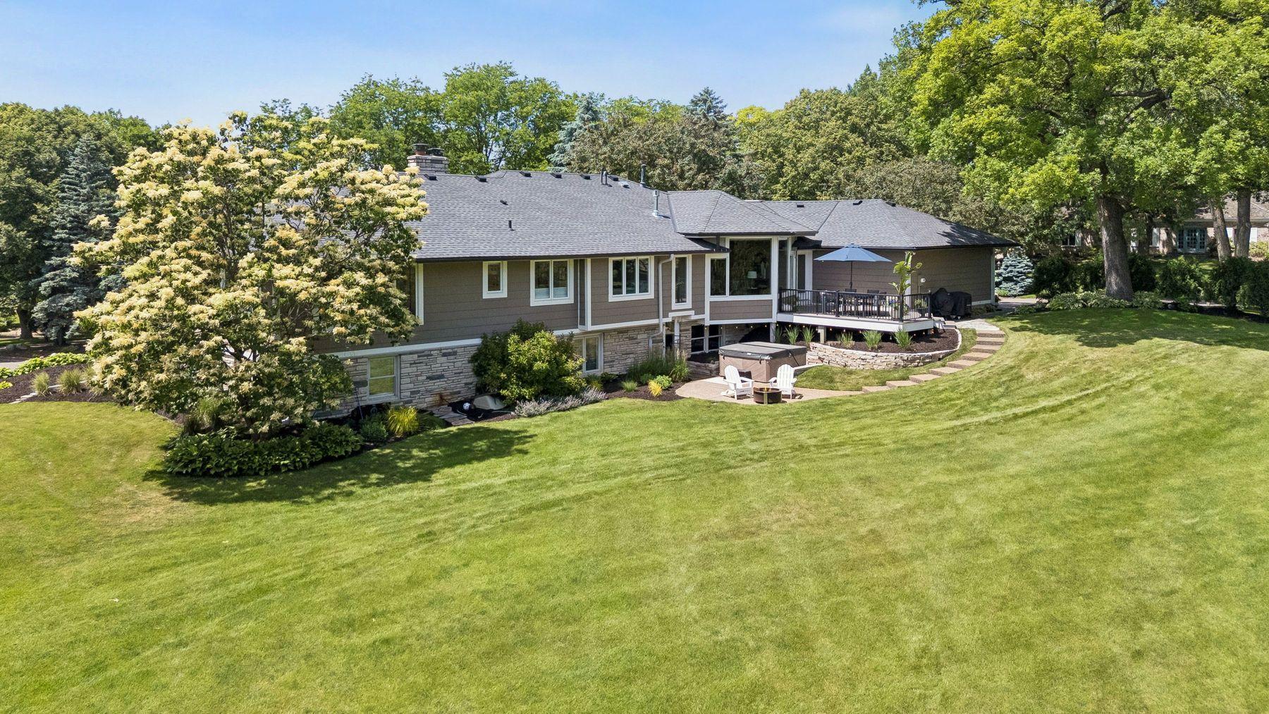 6641 Parkwood Road Edina, MN 55436 - Photo 4 of 86