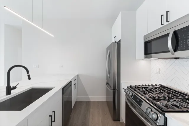 $3,543 | 3140 North Clybourn Avenue, Unit 204, Chicago, IL 60618