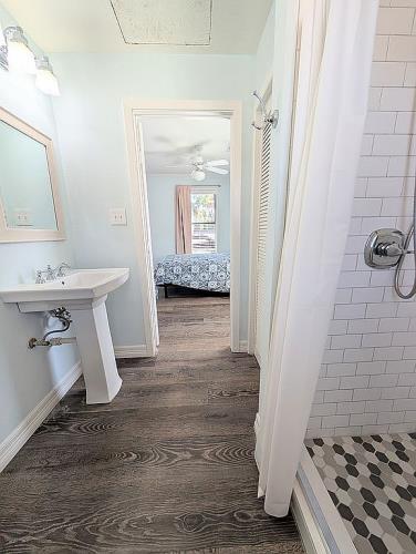 1606 Rosenberg Street Galveston, TX 77550 - Photo 13 of 18