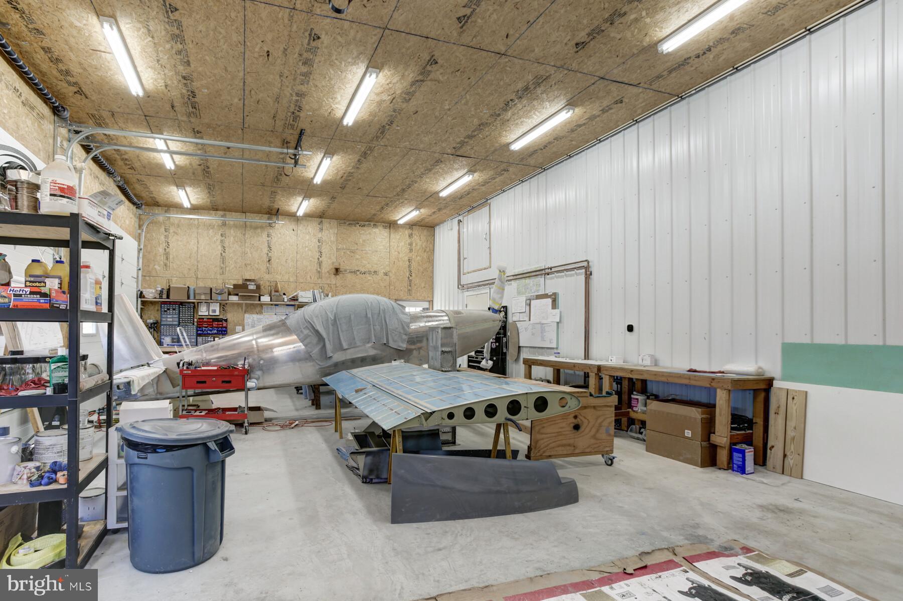 1835 Gablehammer Road Westminster, MD 21157 - Photo 35 of 40 Work Shop / Garage ... BIG Enough to build a plane