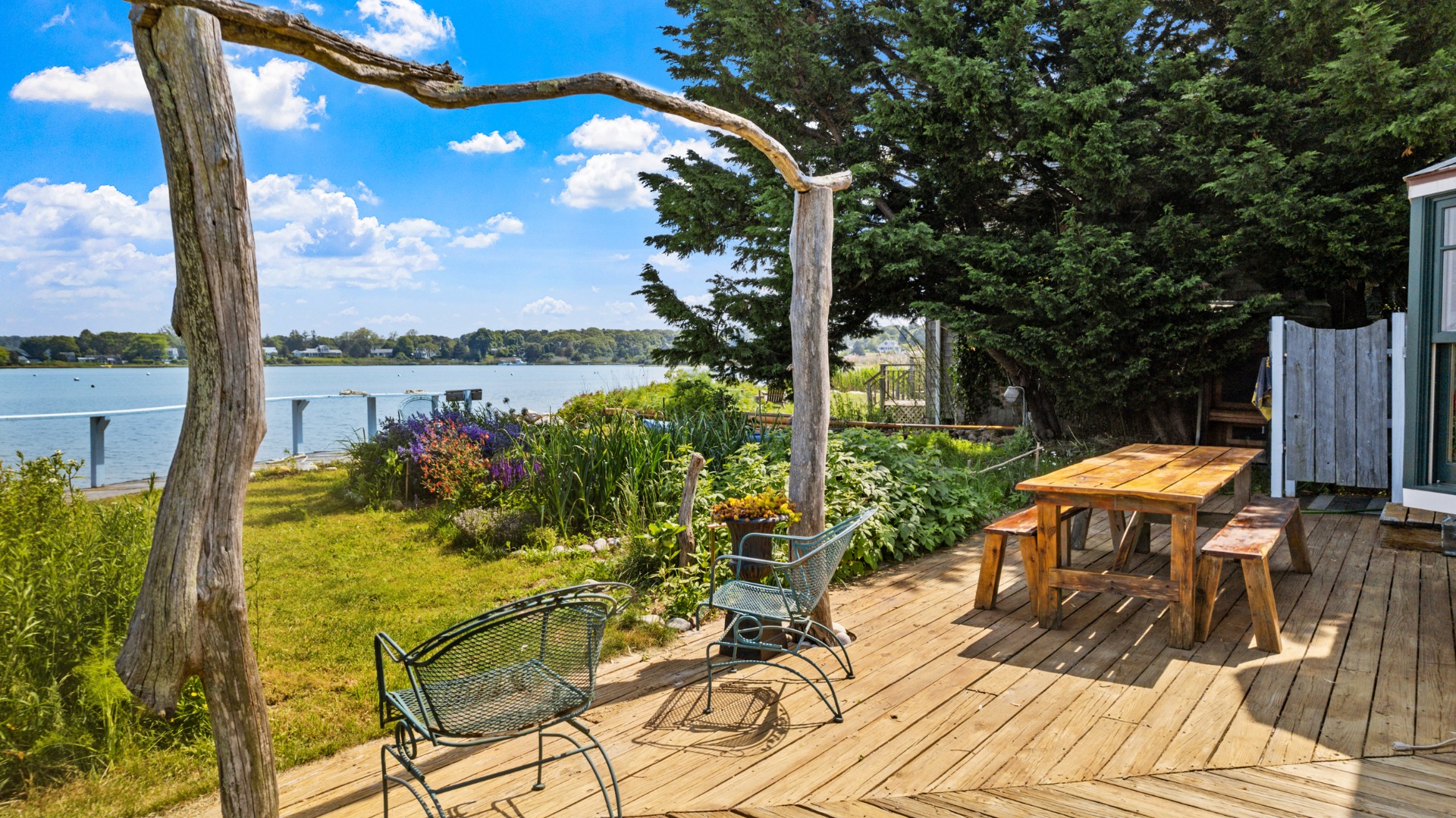 129 Beach Road Vineyard Haven, MA 02568 - Photo 11 of 71