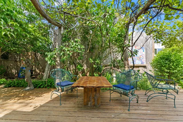 $1,895,000 | 129 Beach Road, Vineyard Haven, MA 02568