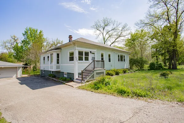 $385,000 | 22W724 St Charles Road, Glen Ellyn, IL 60137