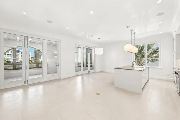 $3,189,330 | 30 Mark Twain Lane, Unit 201, Alys Beach, FL 32461