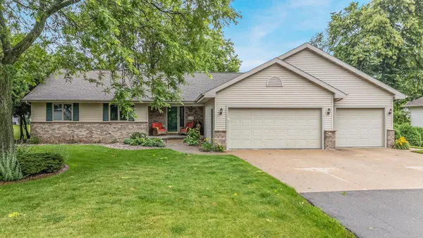 $439,900 | W6674 East Cedar Ridge Drive, Appleton, WI 54915