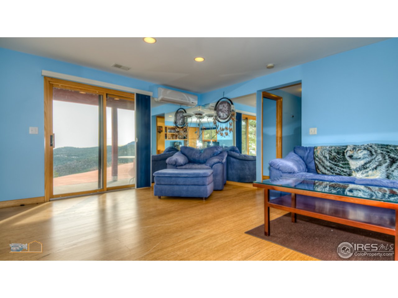 1385 West Coach Road Boulder, CO 80302 - Photo 20 of 25 a room with furniture and window