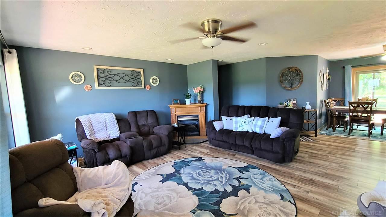 2085 Downington Road Deckerville, MI 48427 - Photo 9 of 30 50045286-8.JPG