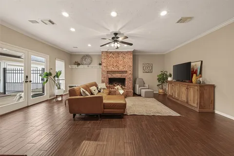 $829,900 | 3107 East Hickory Park Circle, Sugar Land, TX 77479
