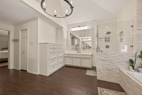$829,900 | 3107 East Hickory Park Circle, Sugar Land, TX 77479