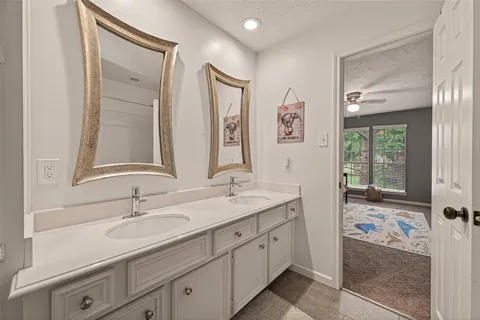 $829,900 | 3107 East Hickory Park Circle, Sugar Land, TX 77479