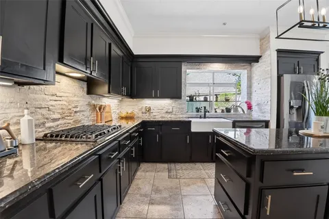 $829,900 | 3107 East Hickory Park Circle, Sugar Land, TX 77479