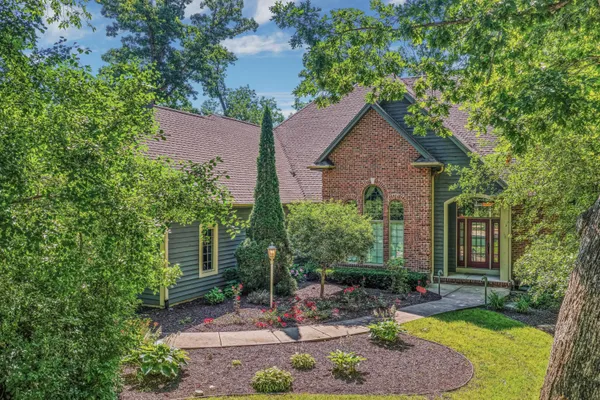 $799,900 | 5257 Vicksburg Drive, Mount Pleasant, WI 53403