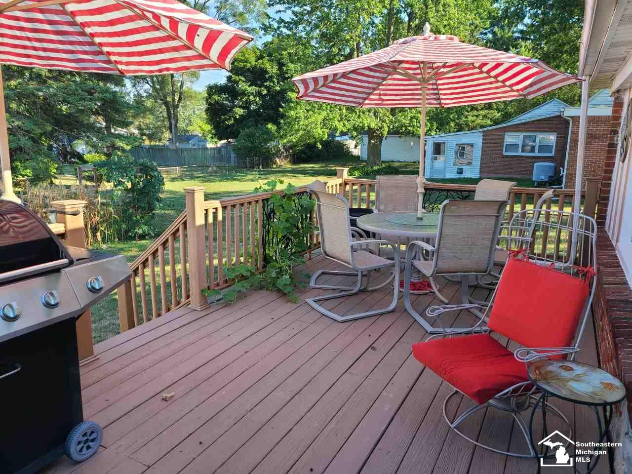 7510 Monroe Road Lambertville, MI 48144 - Photo 19 of 32 Deck