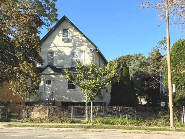 $2,200 | 1723 Emerson Street, Unit 1, Evanston, IL 60201