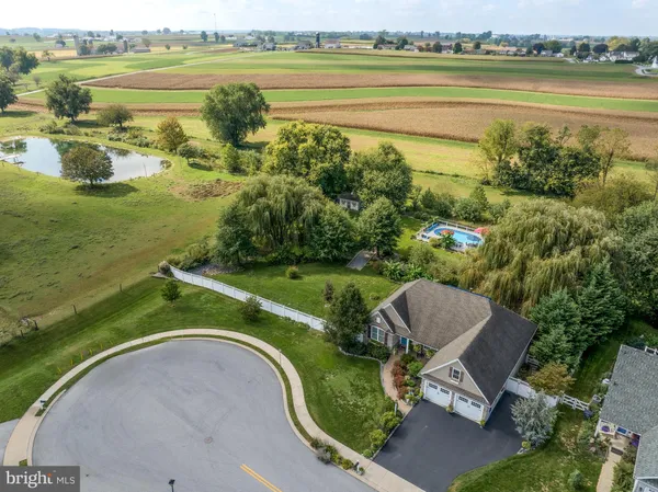 $749,900 | 132 Creekview Drive, Paradise, PA 17562