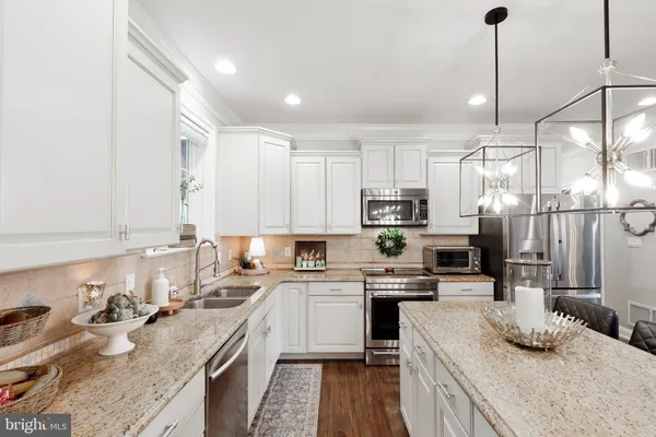 $749,900 | 132 Creekview Drive, Paradise, PA 17562