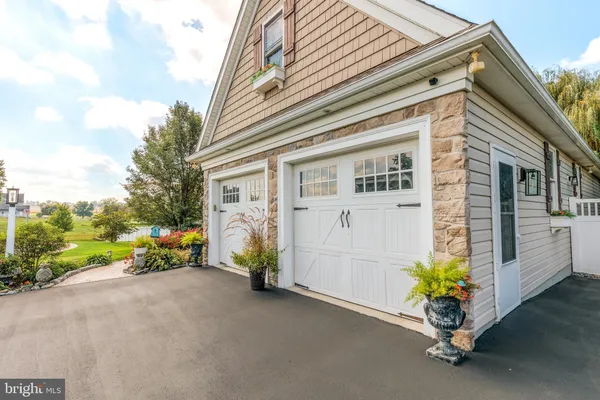 $749,900 | 132 Creekview Drive, Paradise, PA 17562