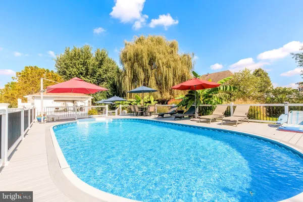 $749,900 | 132 Creekview Drive, Paradise, PA 17562