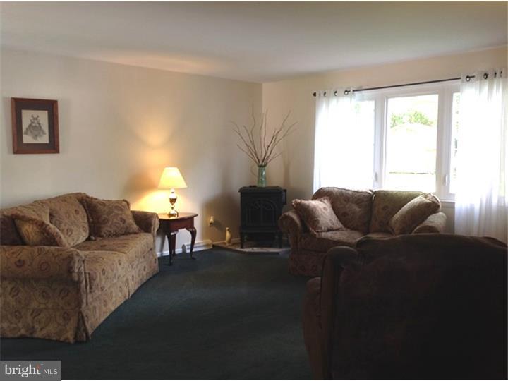 2440 Larkin Road Boothwyn, PA 19061 - Photo 3 of 25 Living Room