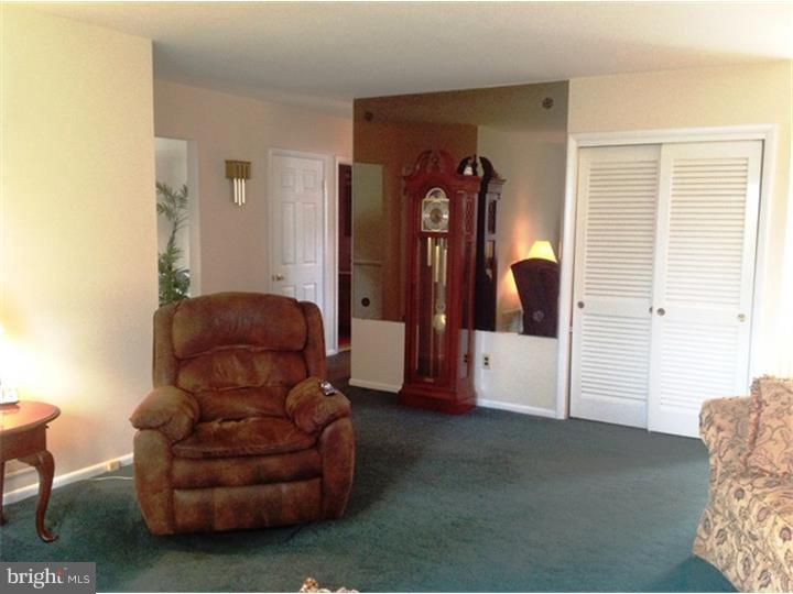 2440 Larkin Road Boothwyn, PA 19061 - Photo 4 of 25 Living Room