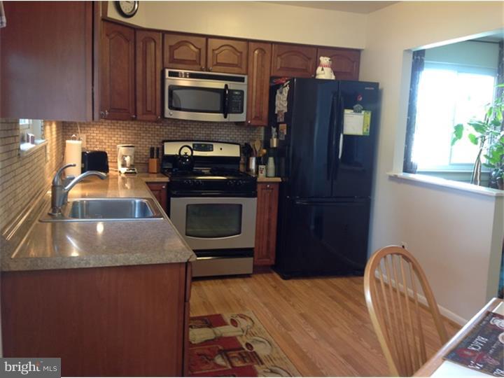 2440 Larkin Road Boothwyn, PA 19061 - Photo 8 of 25 Kitchen